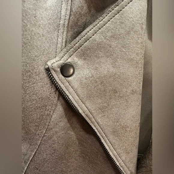 Stylish Cream Leather Bomber Jacket - Picture 13 of 16